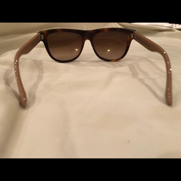 Marc by Marc Jacobs Tortoise and tan sunglasses - Picture 3 of 5